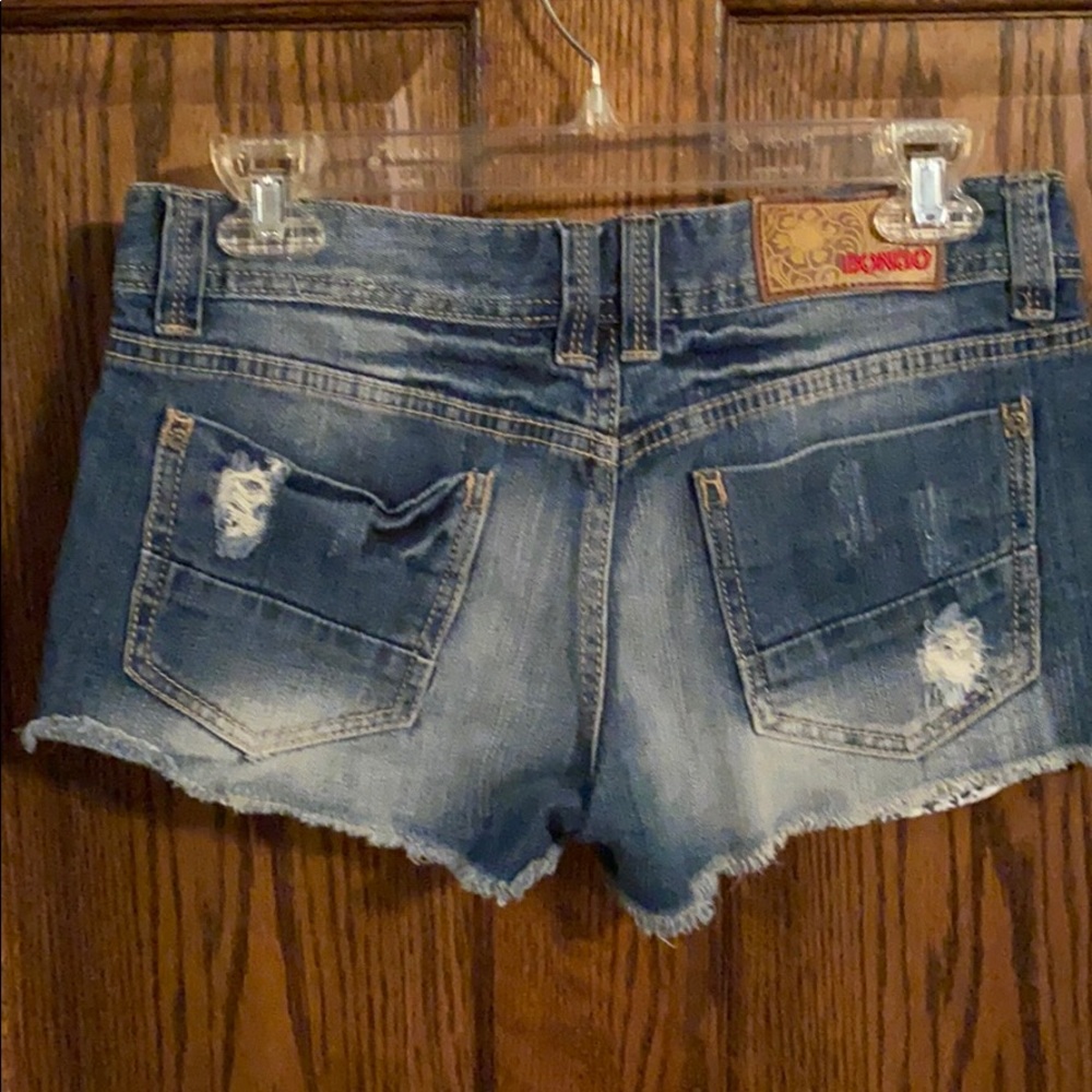 Shorts - Picture 3 of 4